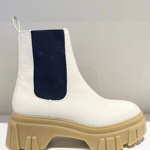 Chinese Laundry Jenny Boot white sz 8/38.5